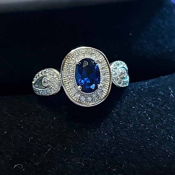 Sapphire Ring - Picture 1 of 3